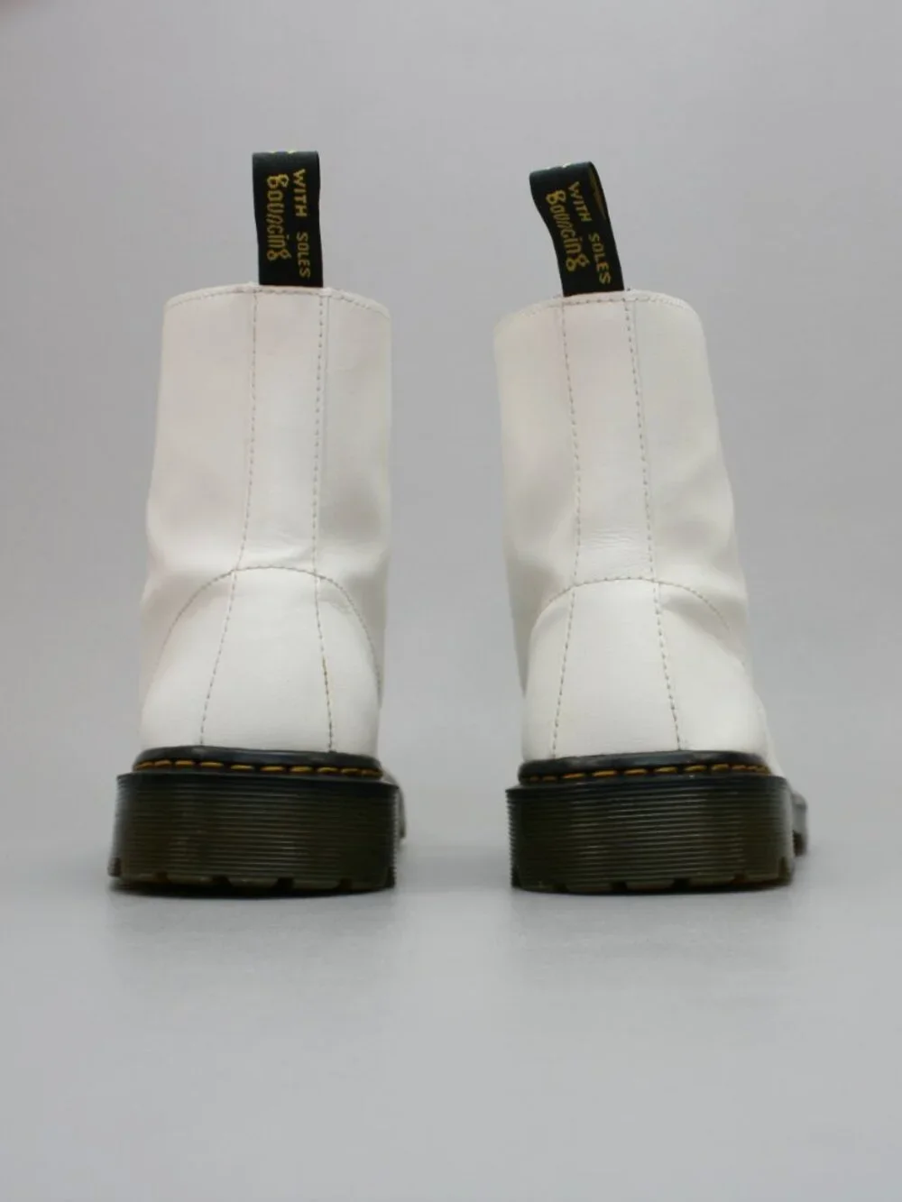 Dr. Martens Ladies 11 Luana White Leather Air Wair Combat Docs Ankle Boots AW004